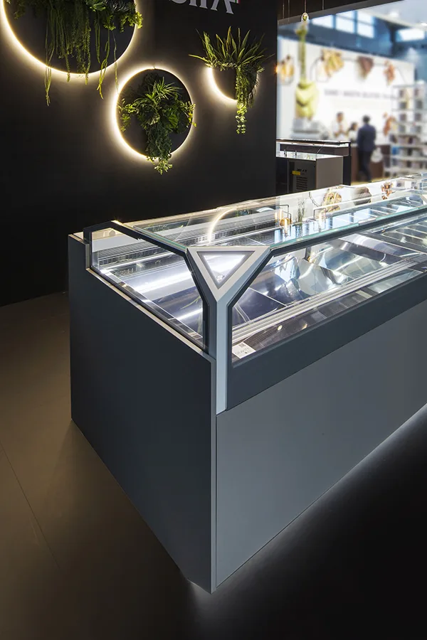 Gravity-Sifa vetrine gelateria pasticceria